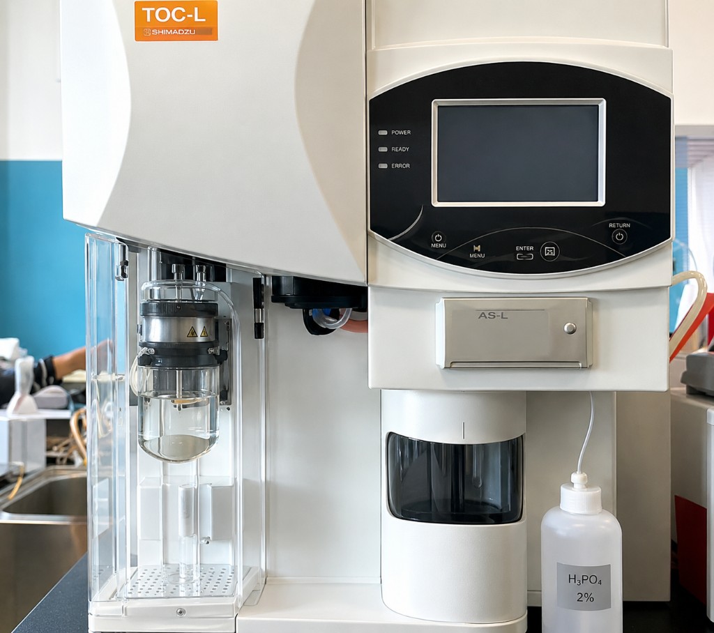Нүүрстөрөгчийн анализатор (Shimadzu TOC-L)
